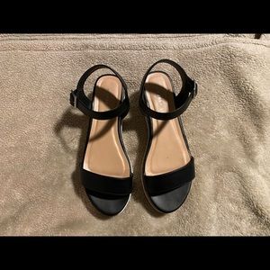Madden Girl size 9 platform sandals